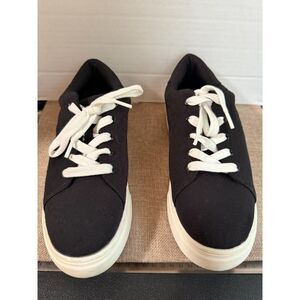 ModLove Ladies Beige Canvas Sneakers Size 9 Excellent Pre-Worn Condition!